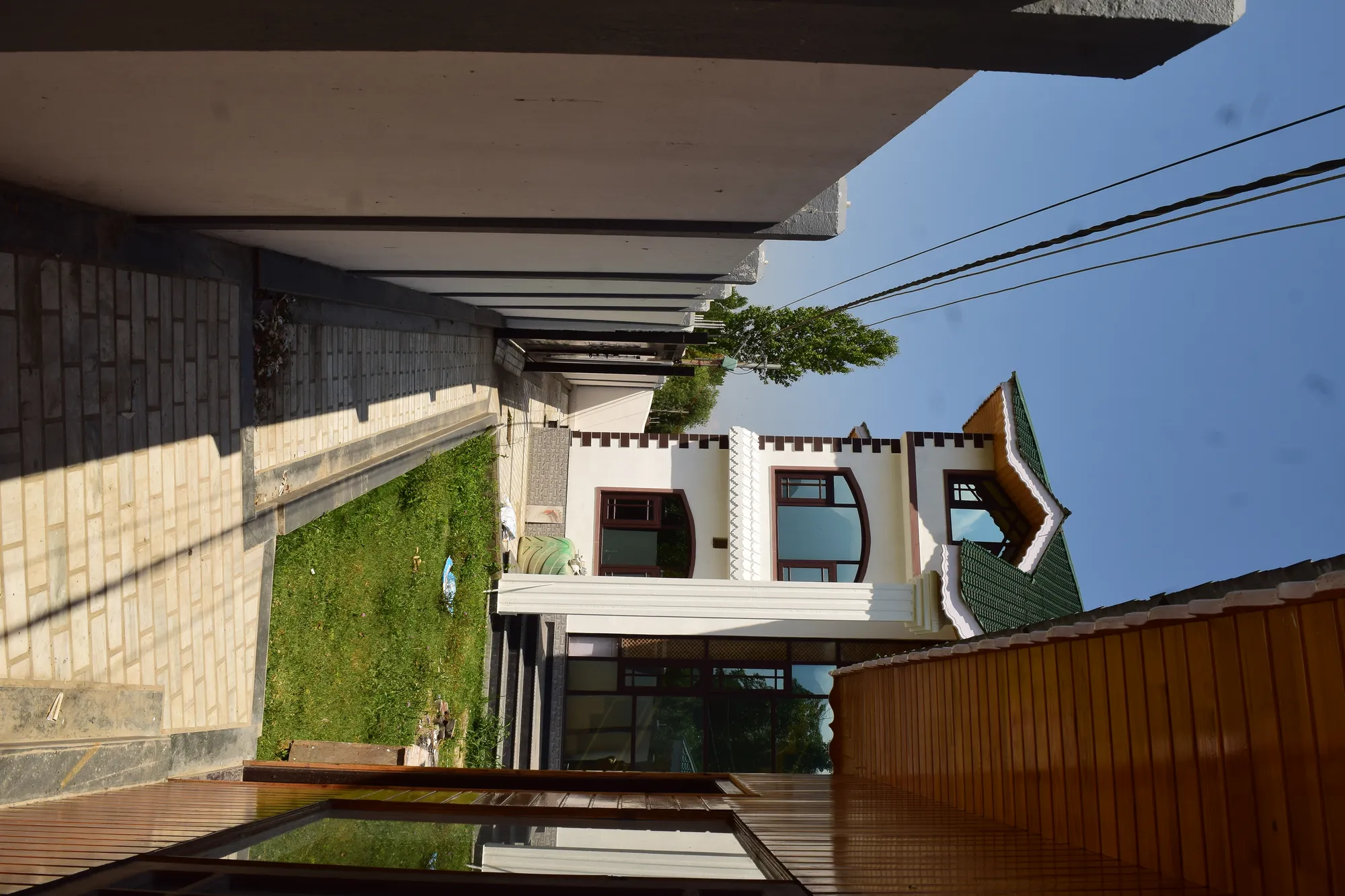 Zamarud Slide 4